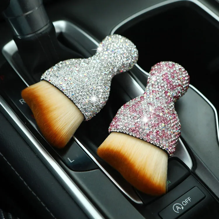 Woobrooch – Car Interior Dust Sweeping Soft Brush